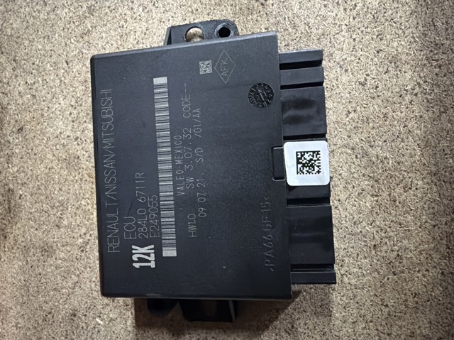 Модуль керування (ЕБУ) парктроніком 284L06711R NISSAN