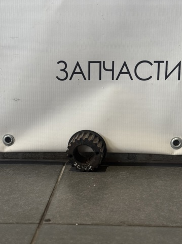 Шестерня приводу колонвала двигуна 1352154030 TOYOTA