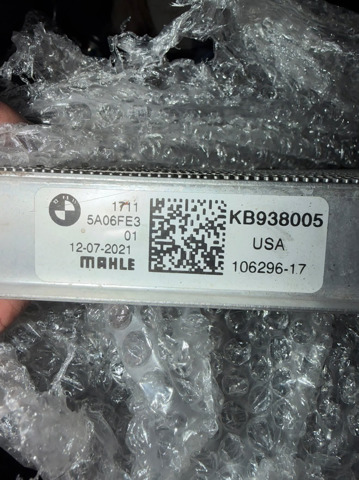 Радіатор охолодження двигуна 17115A06FE3 BMW