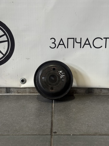 Шків водяного насоса KIA Sorento 1