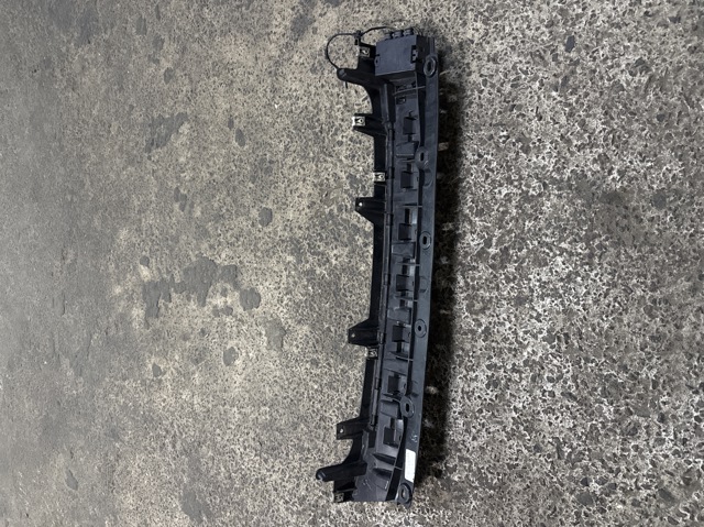 Кронштейн бампера заднього, центральний 51128065139 BMW