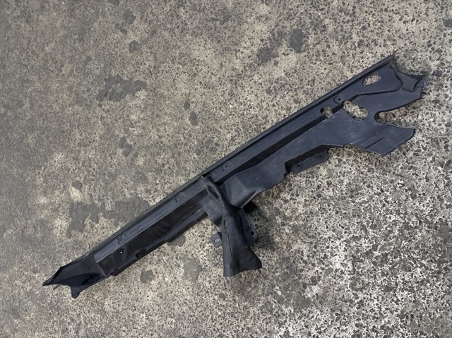Ущільнювач крила 51767397492 BMW