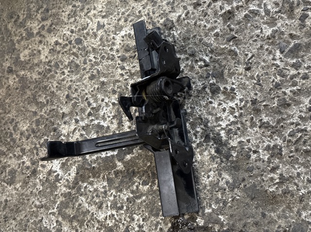 Замок кришки капота 81130GI000 HYUNDAI