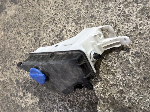 Бачок омивача скла 98610GI000 HYUNDAI