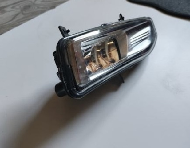 Права протитуманні фари 261508995A NISSAN