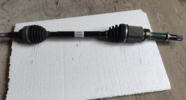 Привід правий 391005SN0A NISSAN
