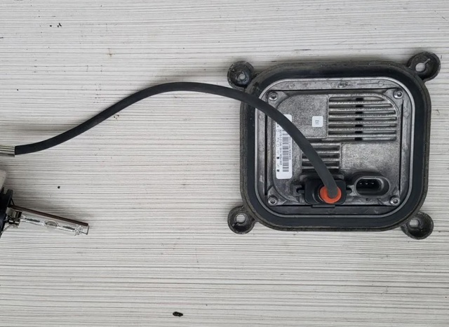 Блок управління ксеноновими фарами 10R034663 FORD