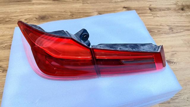 Задня ліва зовнішня фара 63217376469 BMW