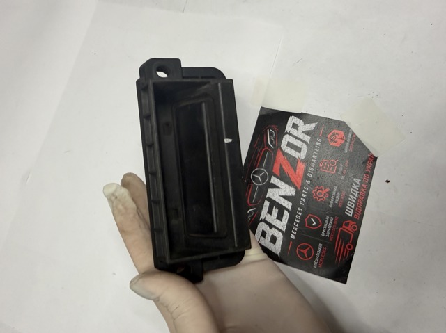 Замок і ручка дверей задка A2217500893 MERCEDES