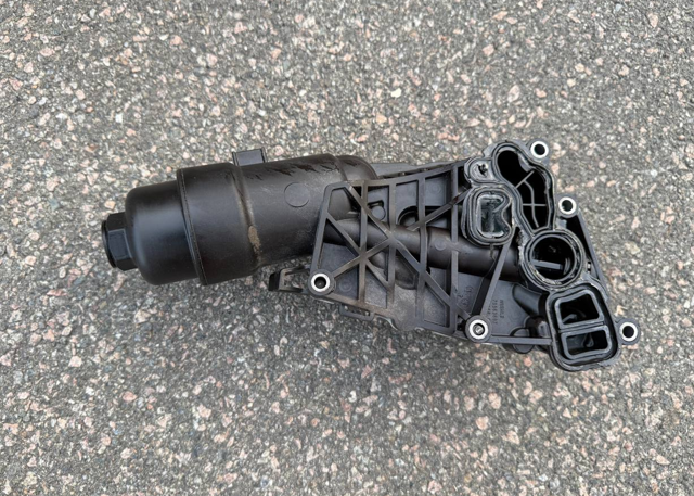 Корпус масляного фільтра 11428575898 BMW