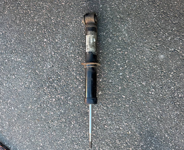 Стійка задня права 33529807016 BMW