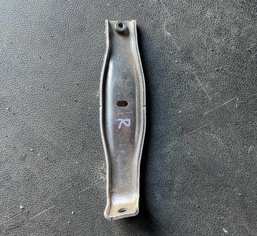 Шина бампера переднього 51117365270 BMW