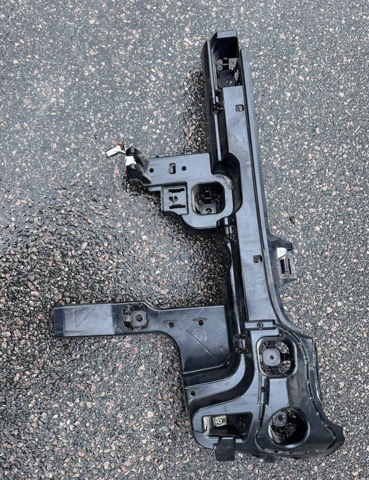Кронштейн бампера заднього, правий 51127411146 BMW