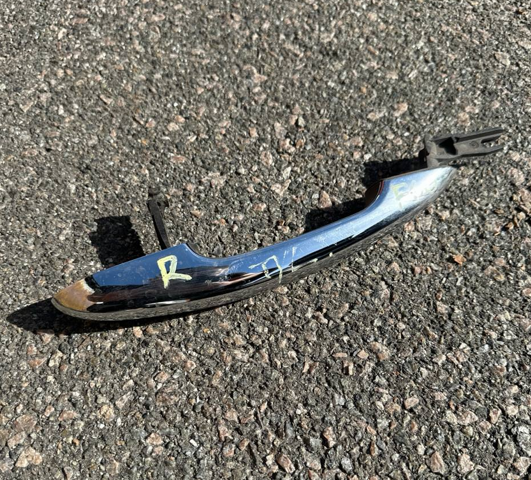 Ручка передніх дверей зовнішня, права 51219800558 BMW