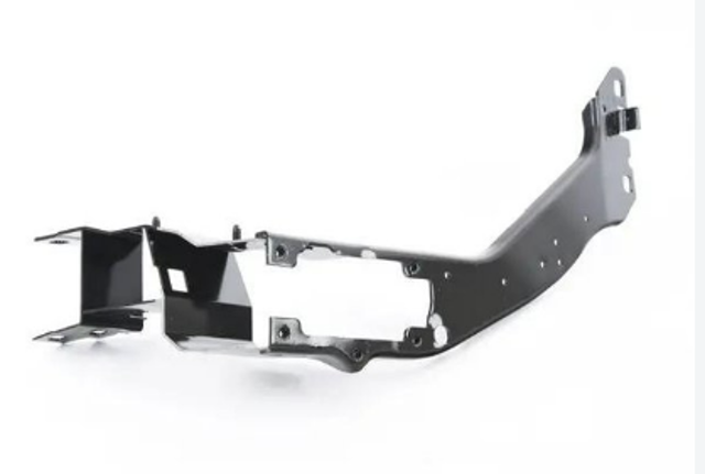 Рамка радіатора права 51647307874 BMW