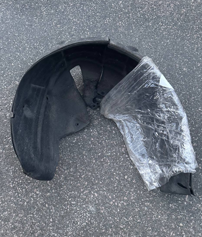 Підкрилок задній правий 51717290794 BMW