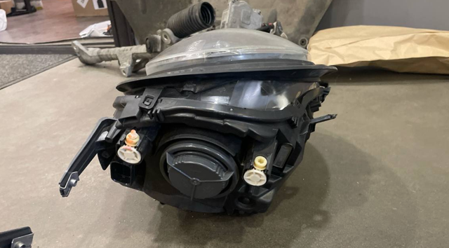 Фара основна права 63117401600 BMW