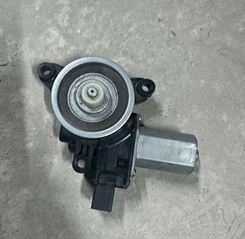 Мотор склопідйомника дверей передніх, правих B45C5858X MAZDA