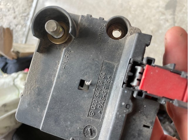 Коробка запобіжників 0005401950 MERCEDES