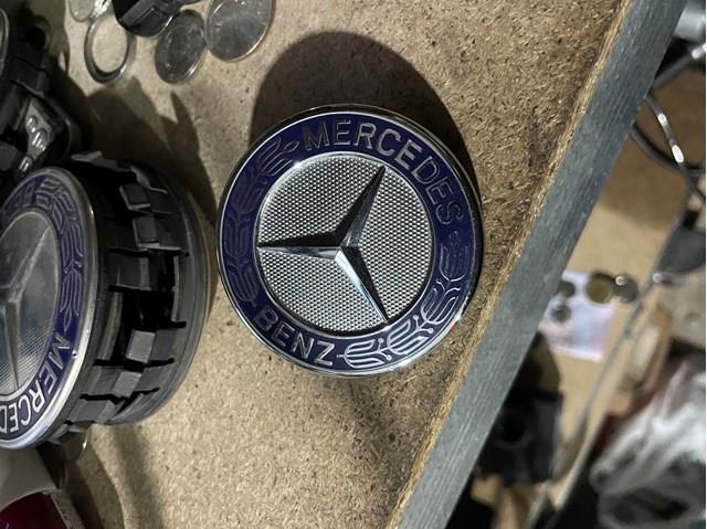 Mercedes-benz оригінальний значок на капот mercedes benz (a2078170316) 2078170316