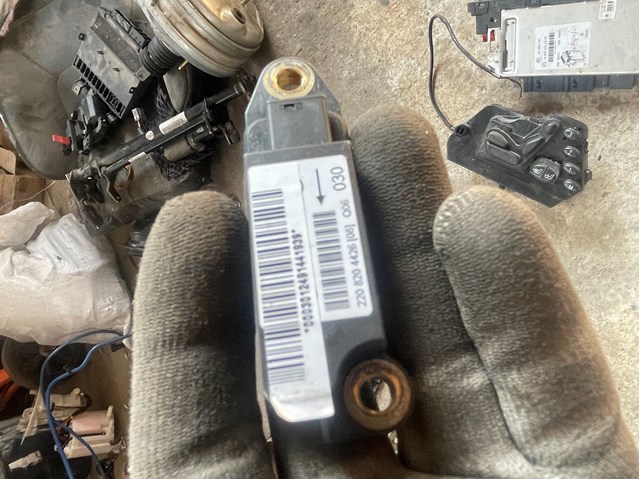 Датчик подушки безпеки 2208204426 MERCEDES