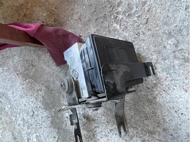 Блок АБС гідравлічний 476600078R RENAULT