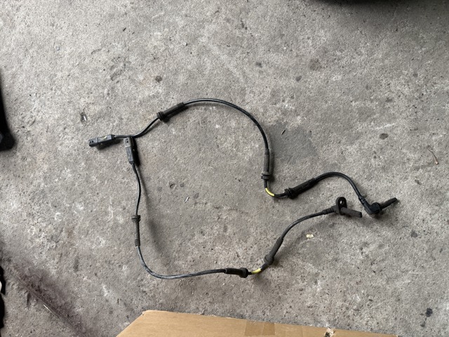 Датчик АБС (ABS) передній 479104225R RENAULT
