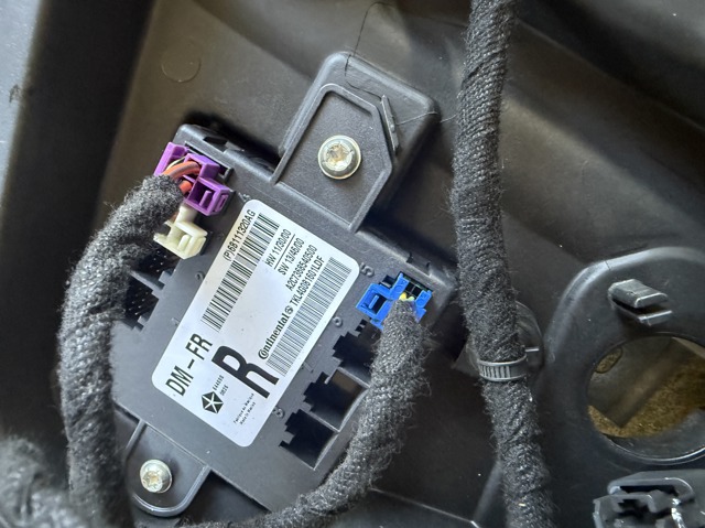 Блок комфорту передніх дверей 68111320AG CHRYSLER