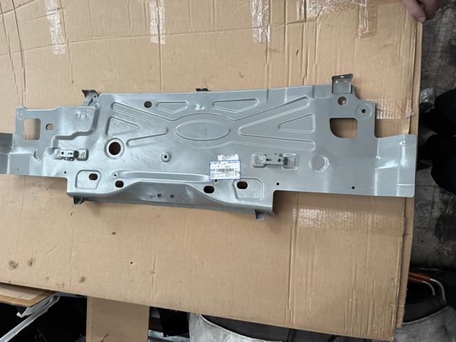 Панель багажного відсіку 6RU813301A VAG