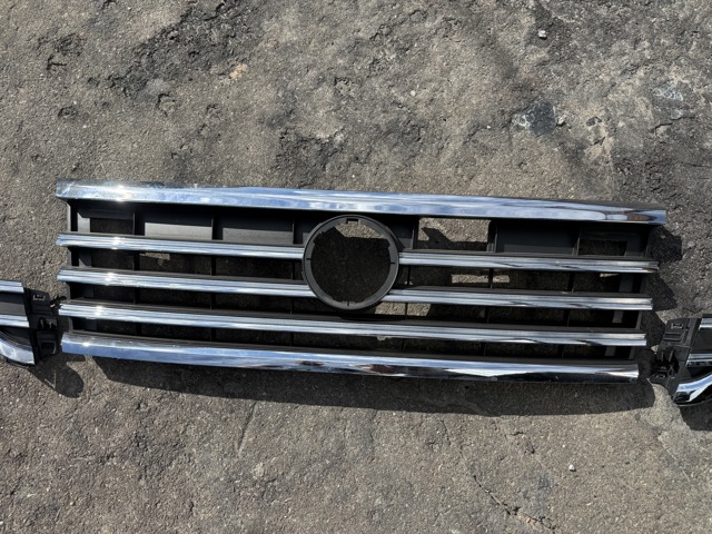 Решітка радіатора 760853653 VAG