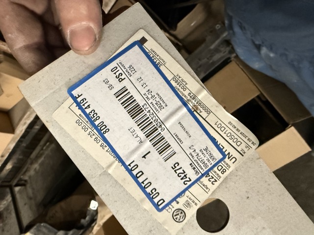 Рамка номерного знака автомобіля задня 8D0853419D VAG