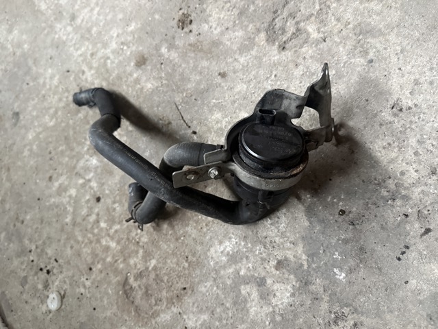 Помпа охолодження A0005000686 MERCEDES