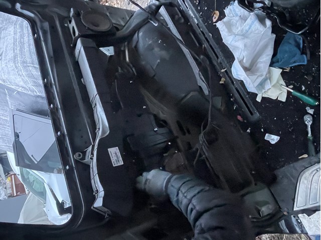 Двигун вентилятора пічки (опалювача салону), задній A0008304901 MERCEDES