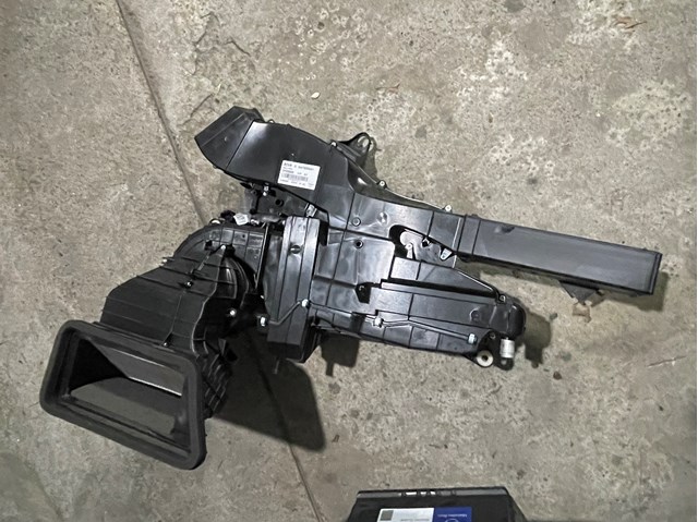 Опалення кузова заднє A0008306401 MERCEDES