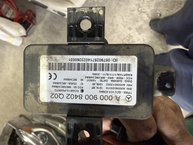 Блок системи контролю тиску в шинах A0009008402 MERCEDES