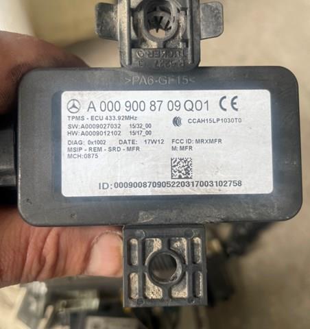 Блок системи контролю тиску в шинах A0009008709 MERCEDES