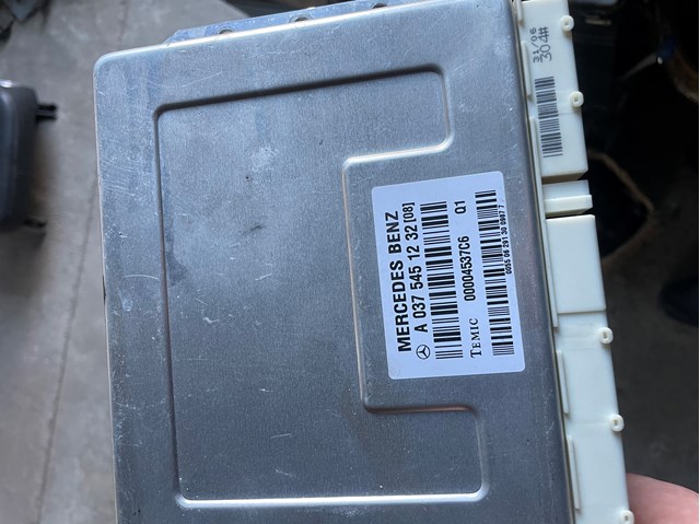Блок управління пневмопідвіскою A0375451232 MERCEDES