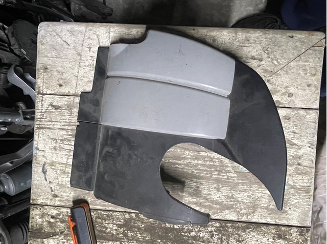 Кришка двигуна декоративна A1110100867 MERCEDES