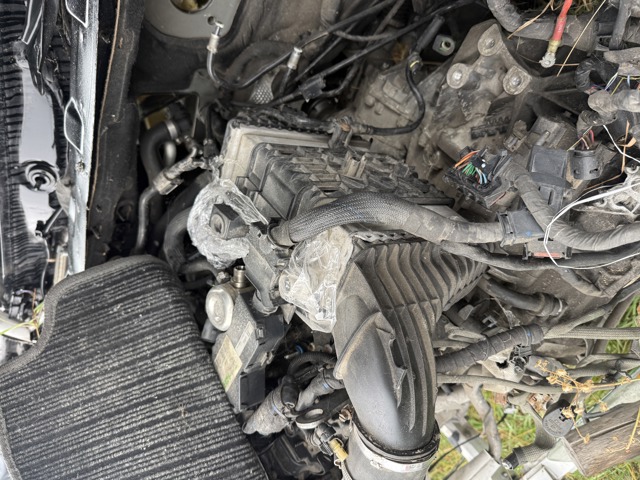 Охолоджувач наддувочного повітря A1330900014 MERCEDES