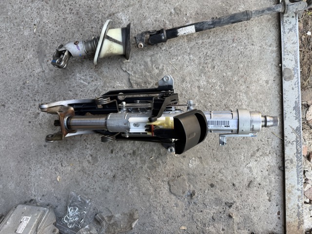 Колонка рульова A1644600816 MERCEDES