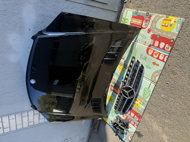 Капот A1648800557 MERCEDES