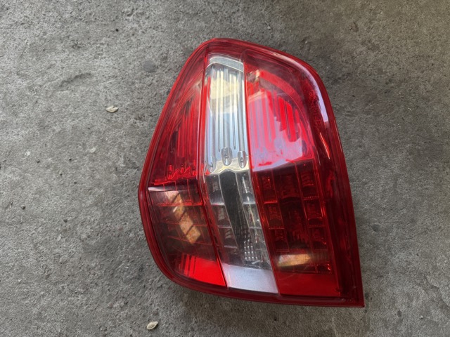 Задній правий стоп A1649064300 MERCEDES