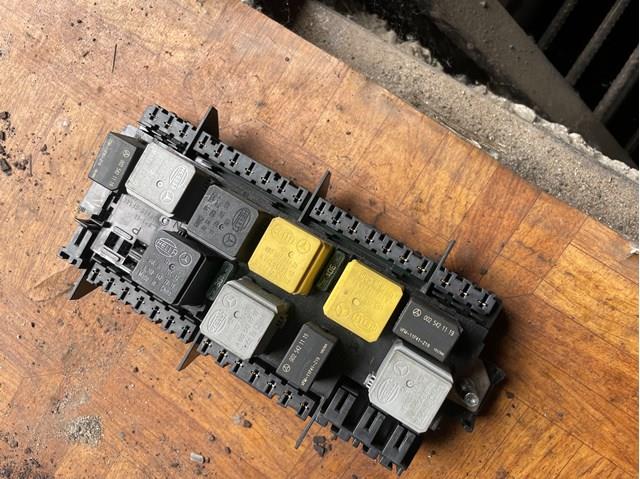 Корпус запобіжників A1669063801 MERCEDES