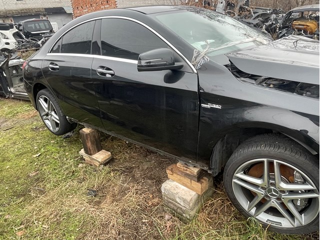 Кулак поворотний передній правий A1763300600 MERCEDES