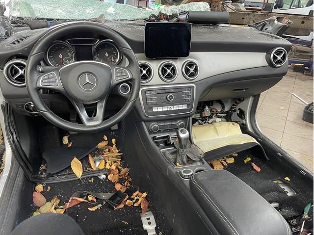 Ящик для рукавичок A17668086009H68 MERCEDES