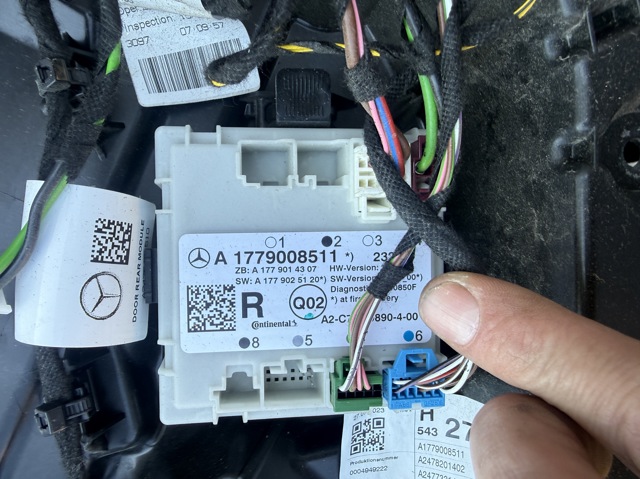 Блок комфорту задніх дверей A1779008511 MERCEDES