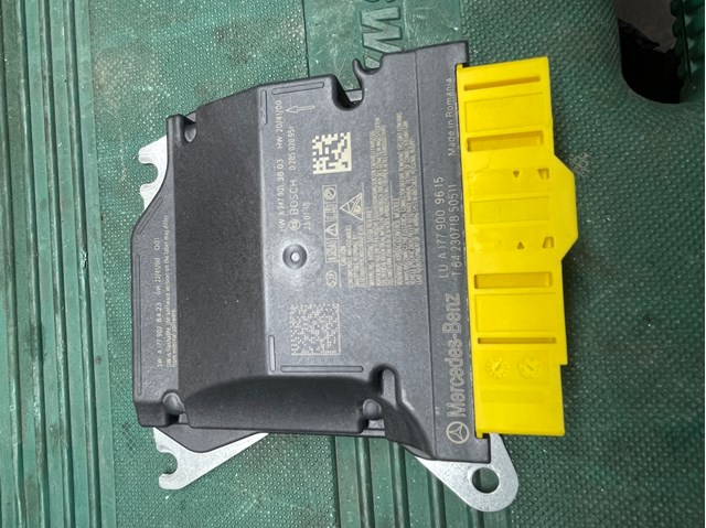 A1779009615 Mercedes