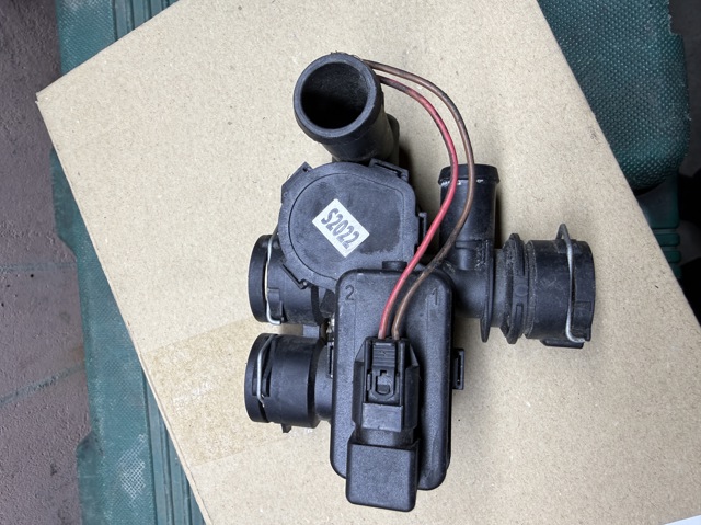 Кран обігрівача A2118320684 MERCEDES