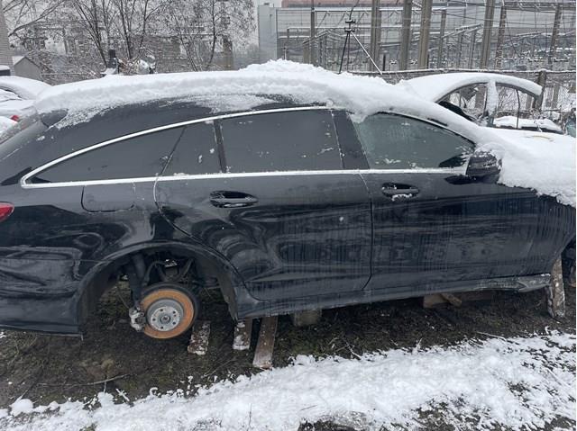 Пасажирські передні двері A2187201605 MERCEDES