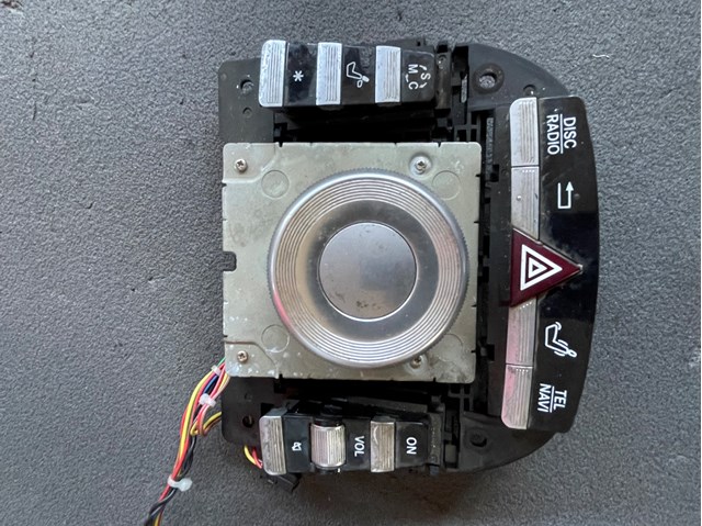Блок кнопок центральної консолі A2218705358 MERCEDES